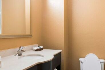 酒店 Americas Best Value Inn & Suites Griffin