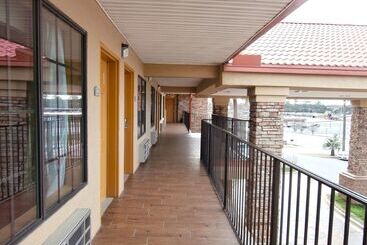 酒店 Americas Best Value Inn & Suites Griffin