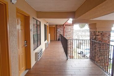 酒店 Americas Best Value Inn & Suites Griffin