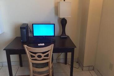 酒店 Americas Best Value Inn & Suites Griffin