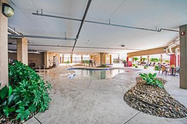 هتل Bahama Sands Condos