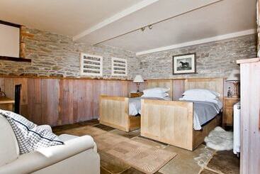 هتل Old Downton Lodge