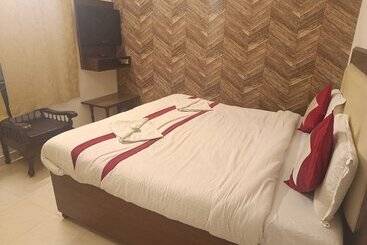 هتل Sidhartha Walking Distance From Tajmahal