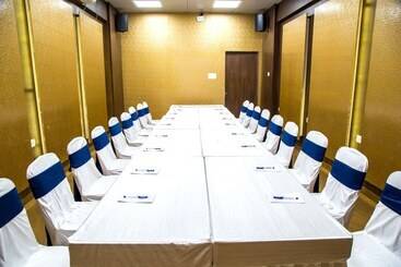 בית מלון כפרי Tip Top Plaza