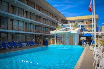 مُتل Roman Holiday Resort