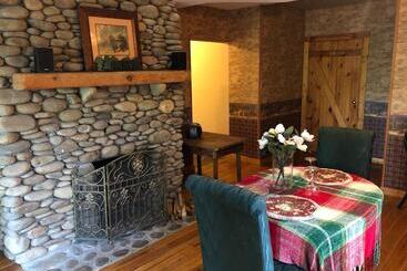 Smokies Bed And Breakfast