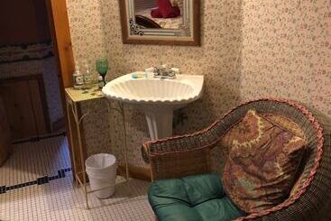Smokies Bed And Breakfast