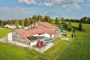 ユースホステル Auberge De Jeunesse Saignelégier