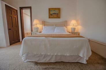 هاستل The Historic San Geronimo Lodge