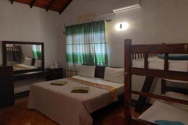 هتل Green Light Holiday Village