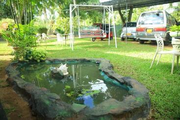 هتل Green Light Holiday Village