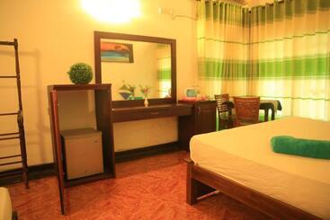 هتل Green Light Holiday Village