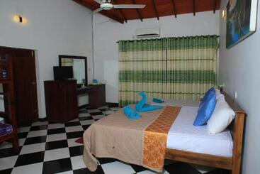 هتل Green Light Holiday Village