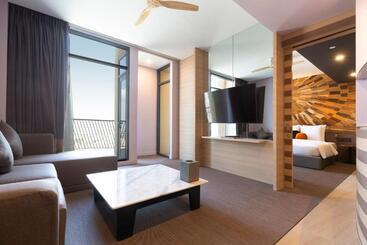 هتل Sun & Moon, Riverside