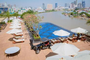 هتل Sun & Moon, Riverside