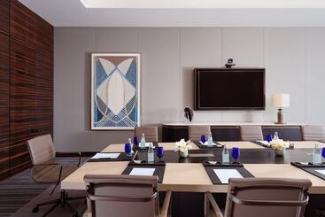 هتل The Ritzcarlton, Baku