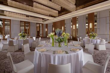 هتل The Ritzcarlton, Baku