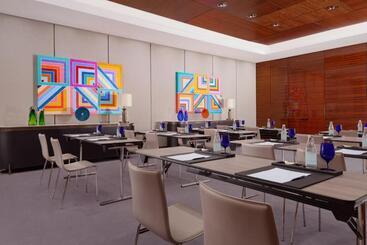 هتل The Ritzcarlton, Baku
