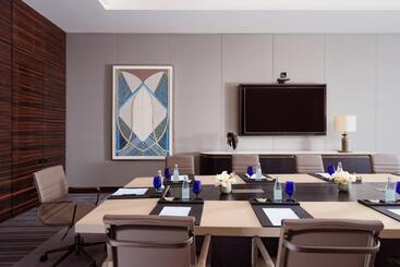هتل The Ritzcarlton, Baku