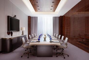 هتل The Ritzcarlton, Baku