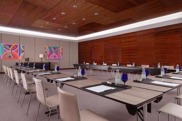 هتل The Ritzcarlton, Baku