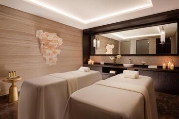 هتل The Ritzcarlton, Baku