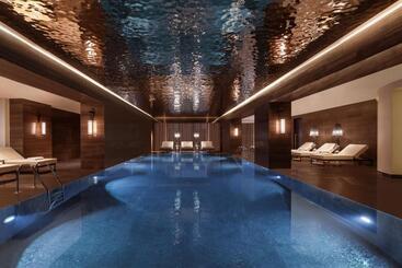 هتل The Ritzcarlton, Baku