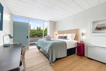 مُتل The Starlight Motor Inn