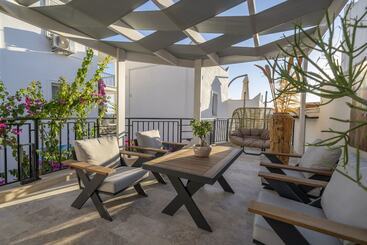 Noa Suite Hotel   Adults Only