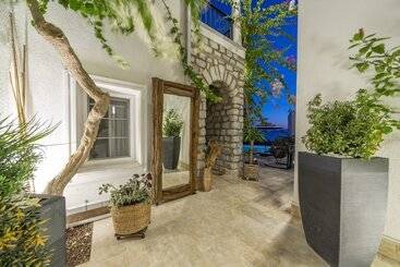 Noa Suite Hotel   Adults Only
