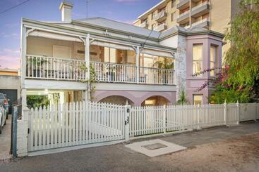 پانسیون Accommodation In Fremantle