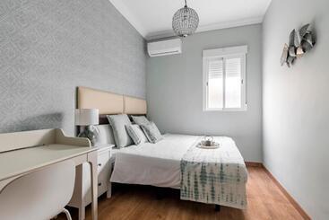 پانسیون Beautiful Room In Heart Of Madrid