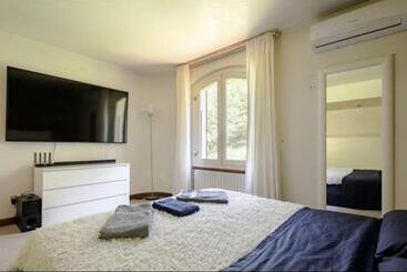 پانسیون Villa Con Piscina Privata   Vista Panoramica   7s   20 Guest