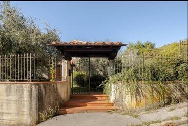 پانسیون Villa Con Piscina Privata   Vista Panoramica   7s   20 Guest