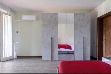پانسیون Villa Con Piscina Privata   Vista Panoramica   7s   20 Guest