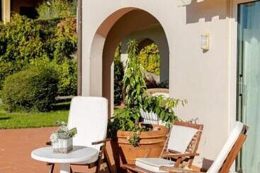 پانسیون Villa Con Piscina Privata   Vista Panoramica   7s   20 Guest