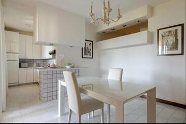 پانسیون Villa Con Piscina Privata   Vista Panoramica   7s   20 Guest