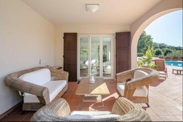 پانسیون Villa Con Piscina Privata   Vista Panoramica   7s   20 Guest