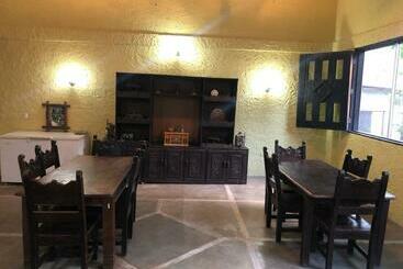 تختخواب و صبحانه Casa Vieja