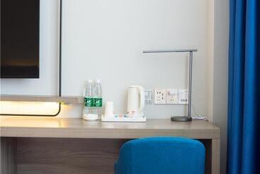 هتل 7days Premium Mianyang Donghu Park Branch