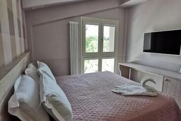 هتل Agriturismo E Acetaia La Vedetta