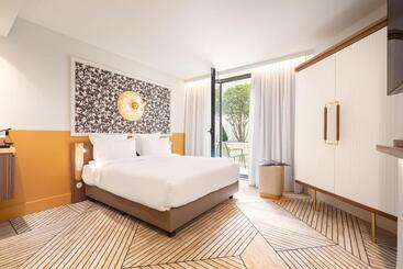 Yac Paris Clichy, A Member of Radisson Individuals - پاریس