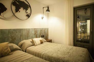 La Aduana The Lodging Experience