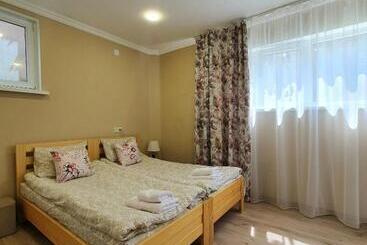 پانسیون Sunhome Stepanavan Guest House