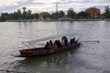 استراحتگاه River Coco @ Amphawa