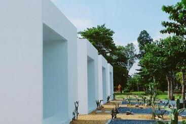 Tj Garden & Resort