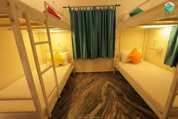 Tropical Wave Hostel Morjim Goa