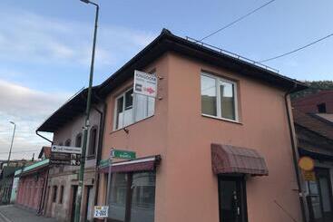 هاستل Kingdom Rooms Visoko