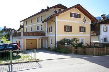 تختخواب و صبحانه Haus Schmiedhofer