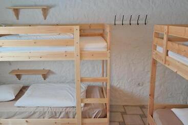 تختخواب و صبحانه Sansofi Guesthouse